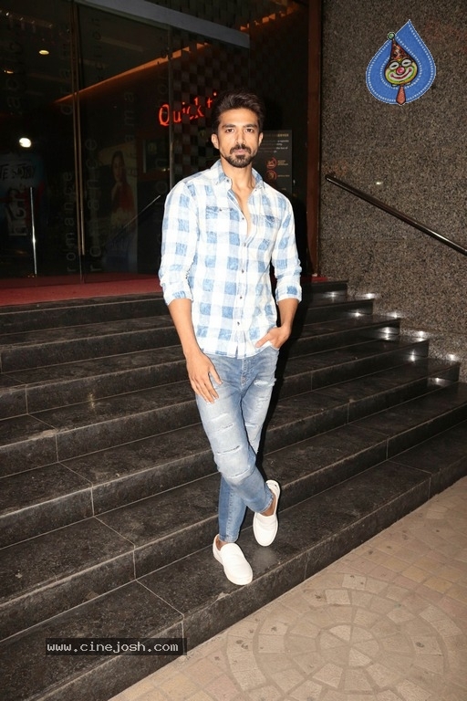 Bollywood Celebs At Special Screening Of Dil Juunglee - 12 / 12 photos