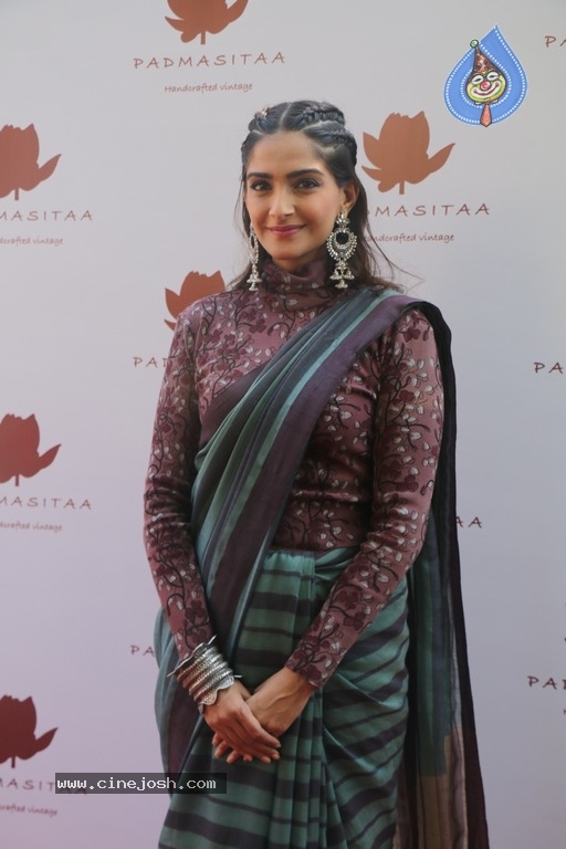 Bollywood Celebs At The Launch Of Padmasitaa Clothing Collection - 1 / 12 photos