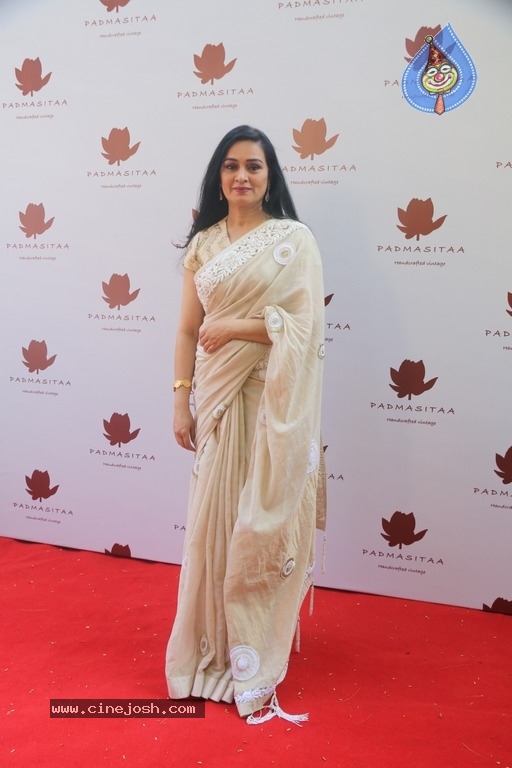 Bollywood Celebs At The Launch Of Padmasitaa Clothing Collection - 7 / 12 photos
