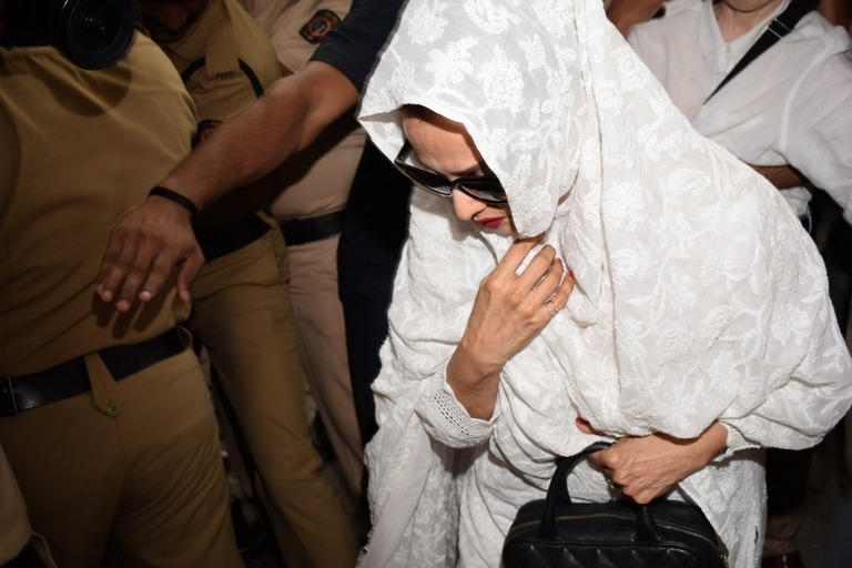 Sridevi Death- Celebs Visit Anil Kapoor Set 1 - 6 / 21 photos