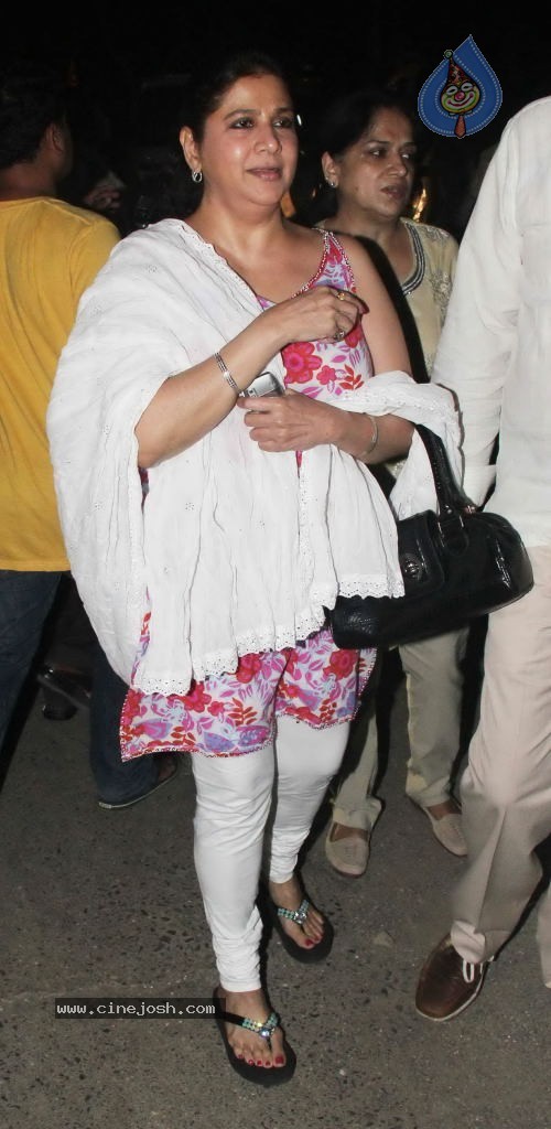 Bollywood Pays Tribute to Dev Anand - 30 / 69 photos