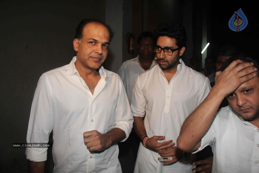 Bollywood Pays Tribute to Dev Anand - 39 / 69 photos