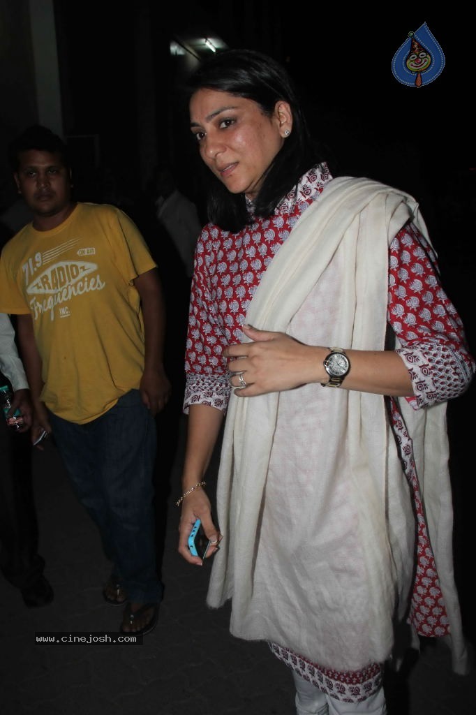 Bollywood Pays Tribute to Dev Anand - 54 / 69 photos