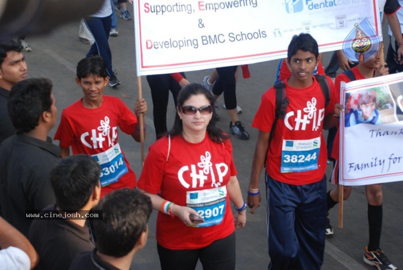Bollywood Runs For 7th Standard Chartered Mumbai Marathon - 5 / 36 photos