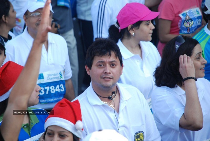 Bollywood Runs For 7th Standard Chartered Mumbai Marathon - 19 / 36 photos
