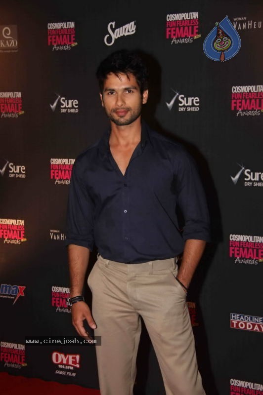 Bollywood Stars at Cosmopolitan Awards - 24 / 100 photos