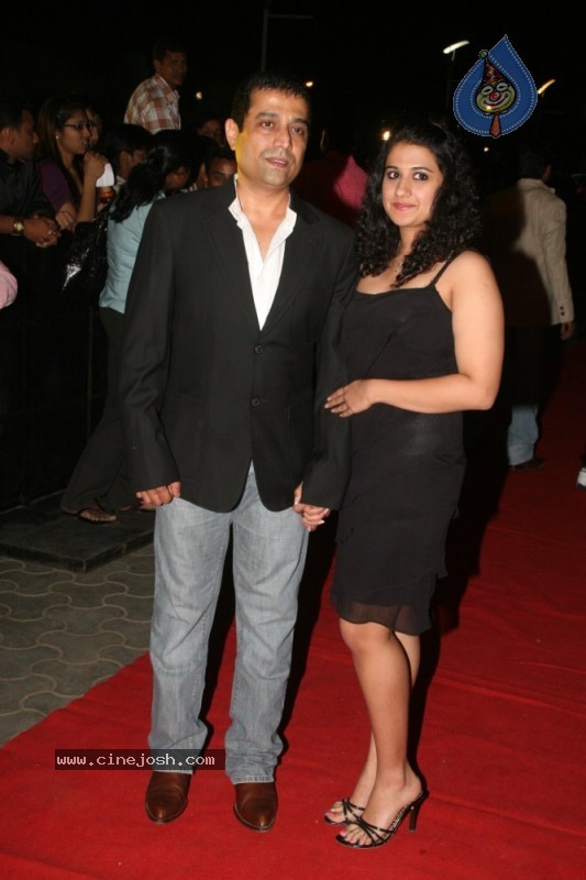 Bollywood Stars At Dulha Mil Gaya Premiere Show - 35 / 78 photos