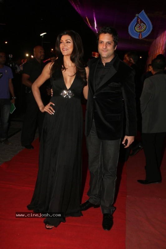 Bollywood Stars At Dulha Mil Gaya Premiere Show - 75 / 78 photos