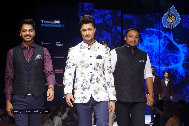 Bollywood Stars at GQ Fashion Nights 2017 - 6 / 21 photos