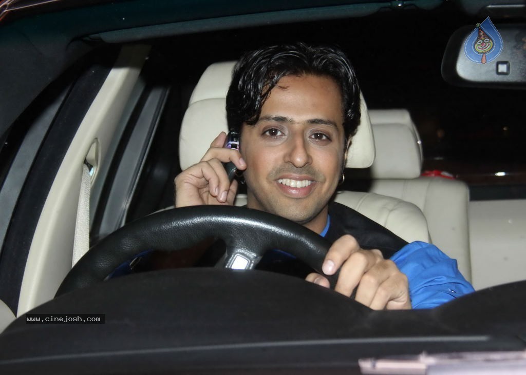 Bollywood Stars at Karan Johar Birthday Bash - 5 / 72 photos