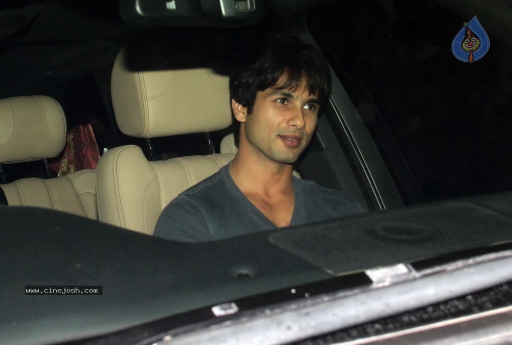 Bollywood Stars at Karan Johar Birthday Bash - 6 / 72 photos