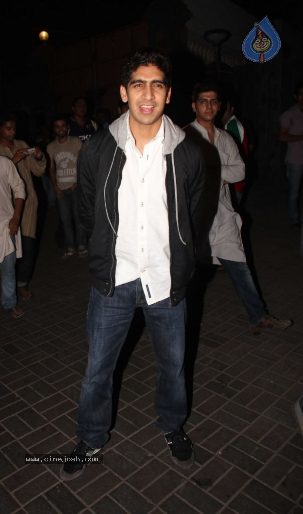 Bollywood Stars at Karan Johar Birthday Bash - 19 / 72 photos