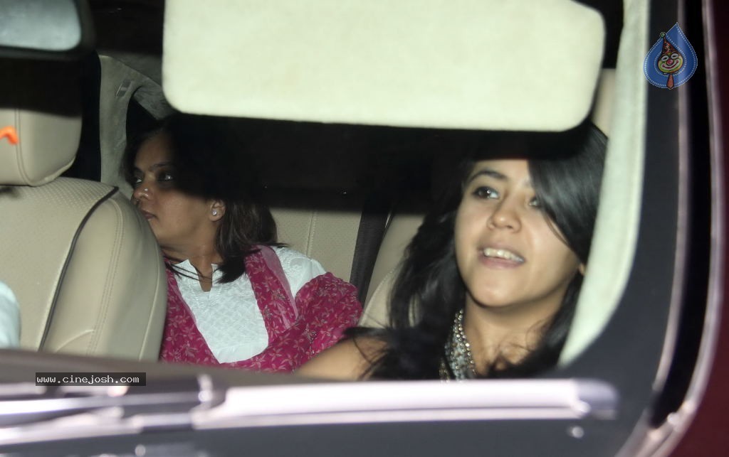 Bollywood Stars at Karan Johar Birthday Bash - 37 / 72 photos