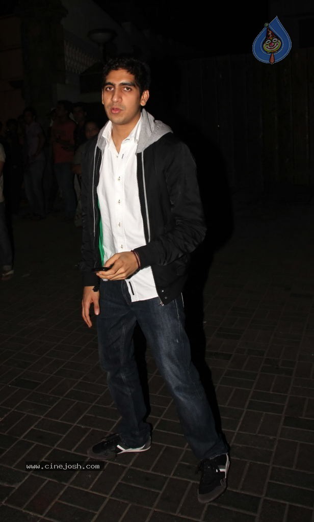 Bollywood Stars at Karan Johar Birthday Bash - 38 / 72 photos