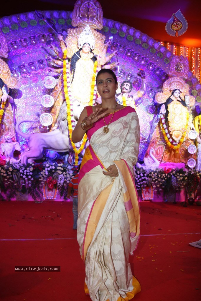 Bollywood Stars at Navarathri Celebrations - 1 / 79 photos