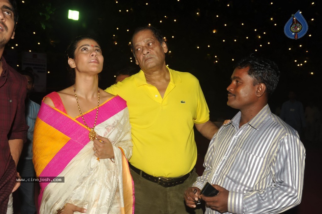 Bollywood Stars at Navarathri Celebrations - 39 / 79 photos