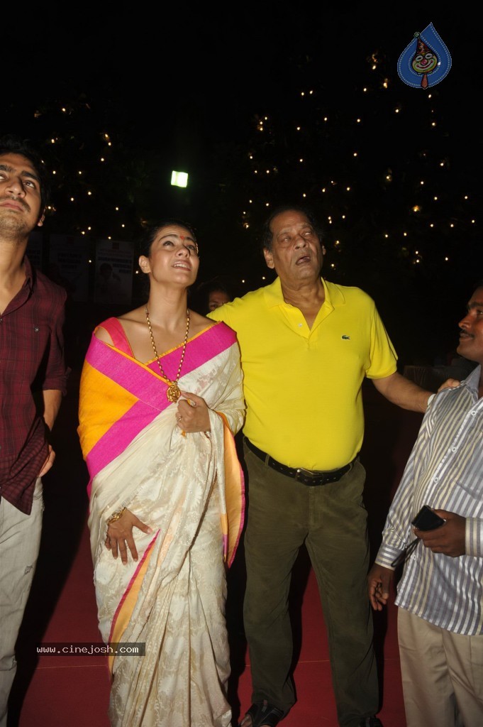 Bollywood Stars at Navarathri Celebrations - 67 / 79 photos
