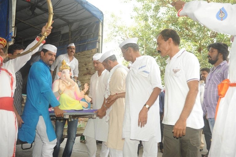 Bollywood Stars Celebrates Ganesh Festival 2015 - 63 / 63 photos