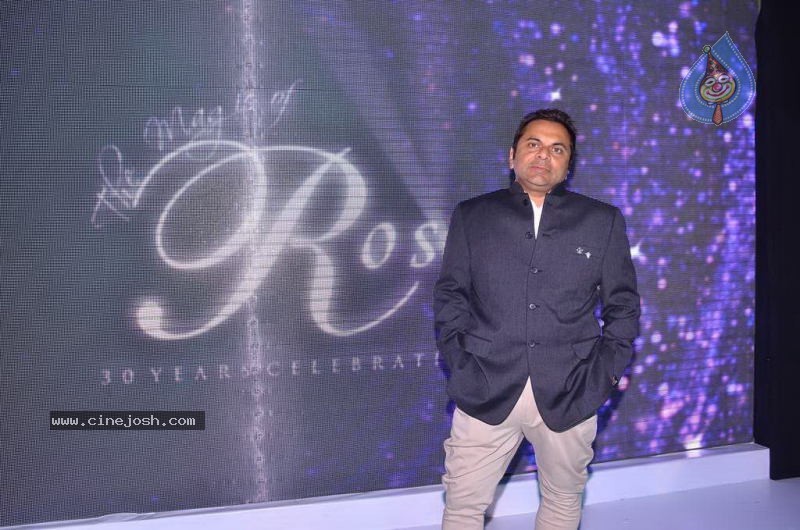 Bollywood Top Models at Rose Fashion Show - 19 / 154 photos