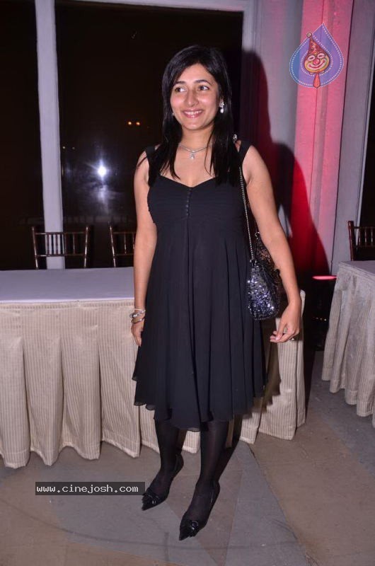 Bollywood Top Models at Rose Fashion Show - 25 / 154 photos