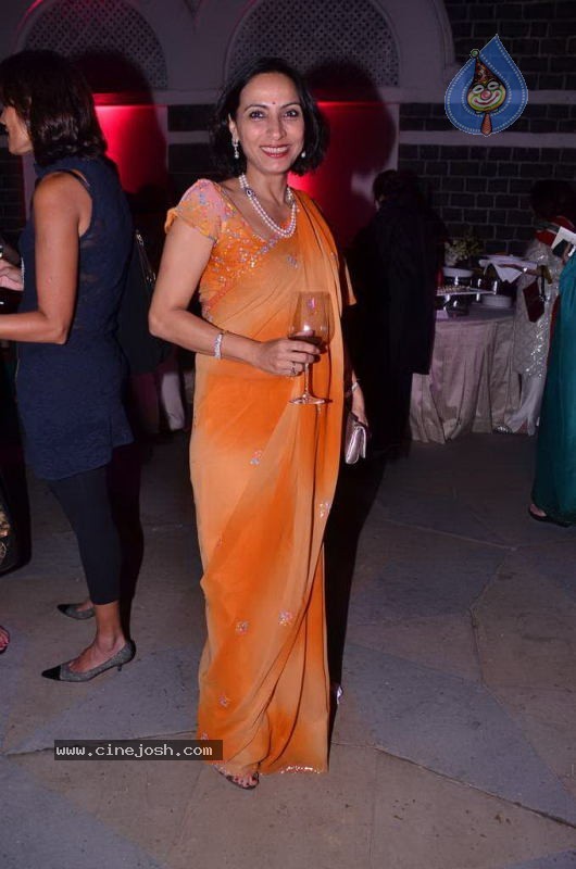Bollywood Top Models at Rose Fashion Show - 104 / 154 photos