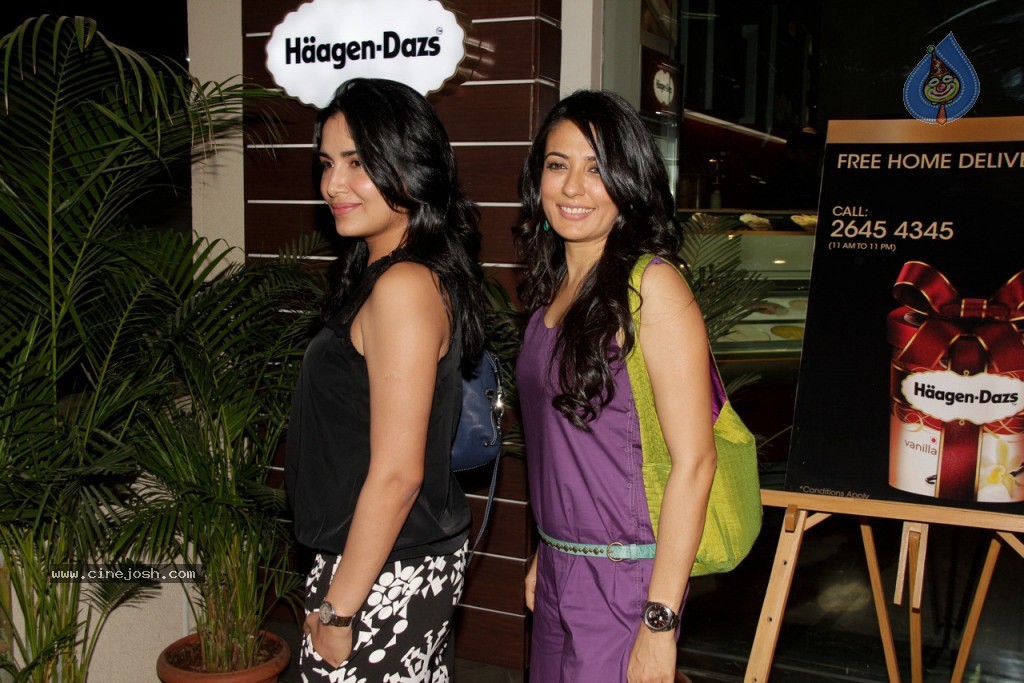Bollywood Women's Day Special - 3 / 150 photos