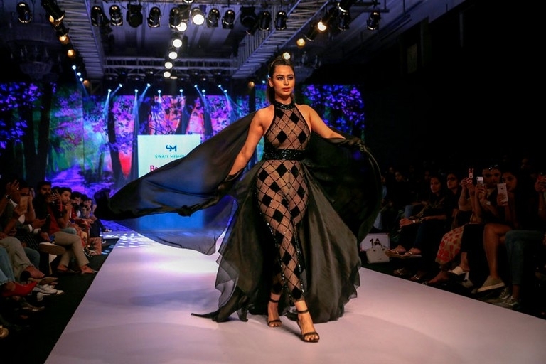 Bombay Times Fashion Week 2019 - 2 / 41 photos
