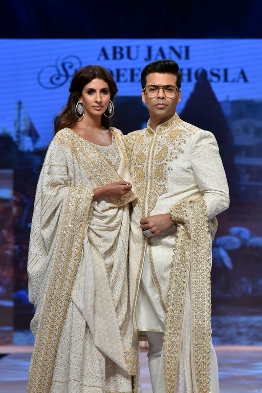 Bombay Times Fashion Week 2019 - 5 / 41 photos