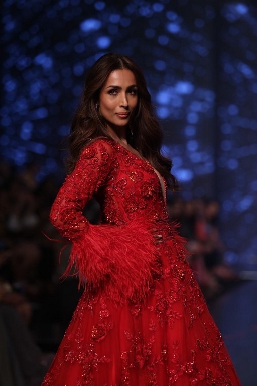 Bombay Times Fashion Week 2019 - 6 / 41 photos