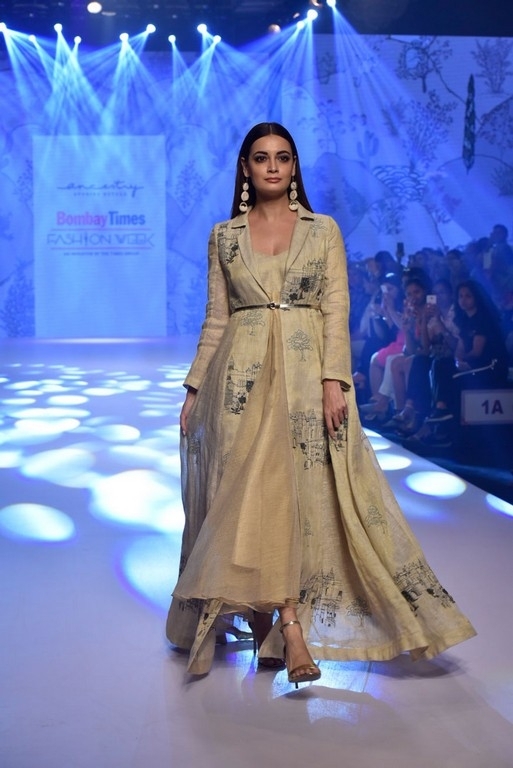 Bombay Times Fashion Week 2019 - 32 / 41 photos