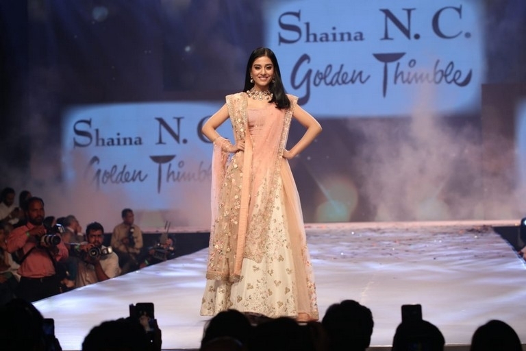 Bombay Times Fashion Week 2019 - 35 / 41 photos