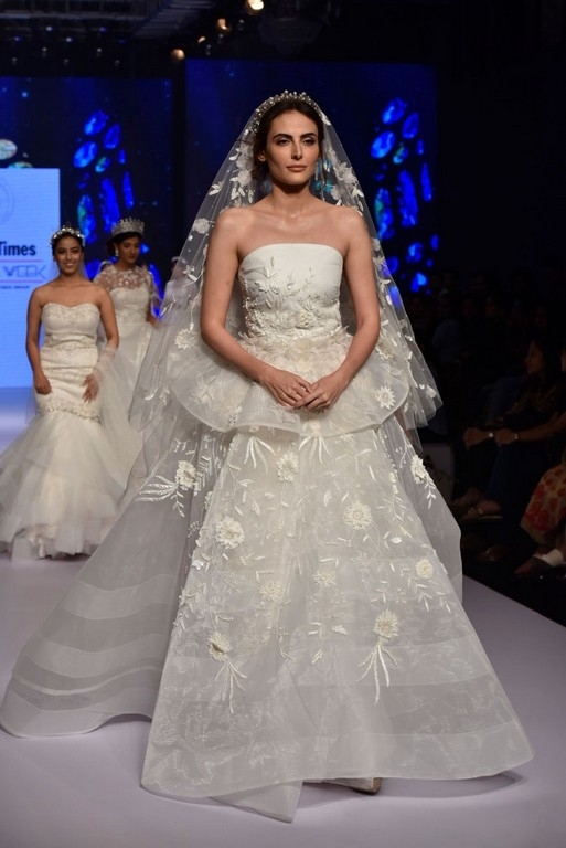 Bombay Times Fashion Week 2019 - 38 / 41 photos