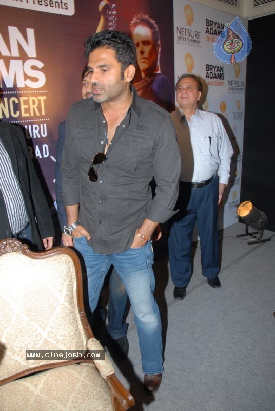 Bryan Adams Live in Concert Press Meet - 15 / 25 photos