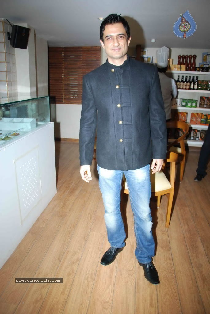 Cafe Mangii Italian Restaurant Launch - 44 / 100 photos