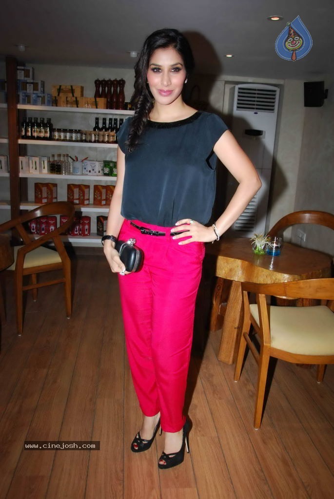 Cafe Mangii Italian Restaurant Launch - 63 / 100 photos