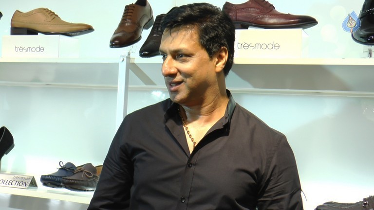 Calendar Girls at Glamorous Shopping Extravaganza - 22 / 27 photos
