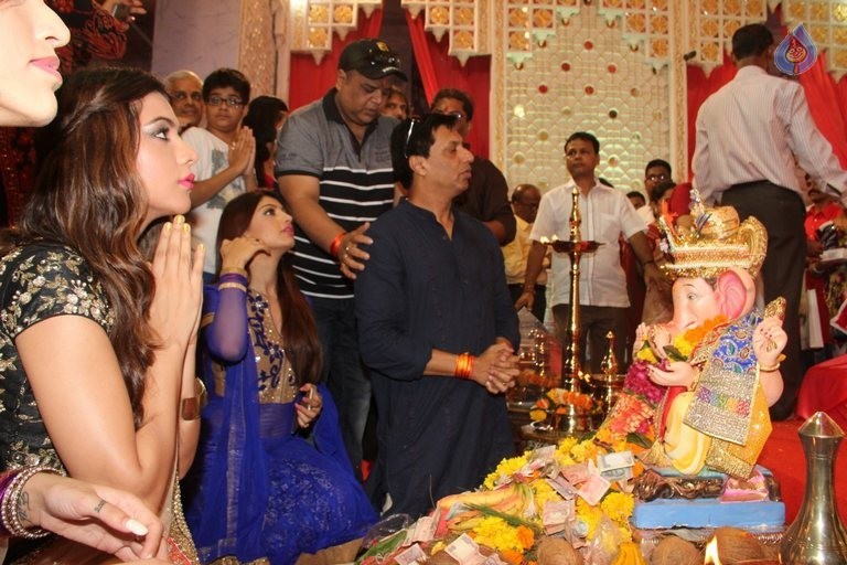 Calendar Girls Team at Andheri Cha Raja - 14 / 42 photos