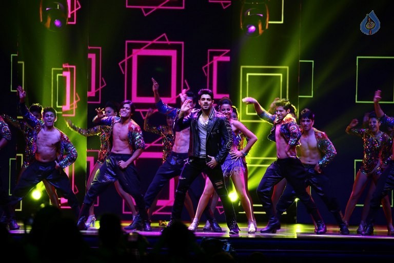Celebrities at 17th Nexa IIFA Awards - 32 / 81 photos