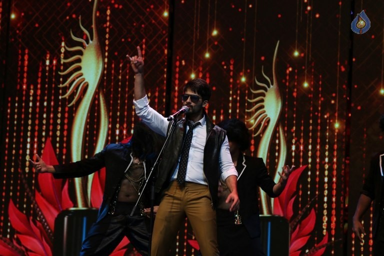 Celebrities at 17th Nexa IIFA Awards - 36 / 81 photos