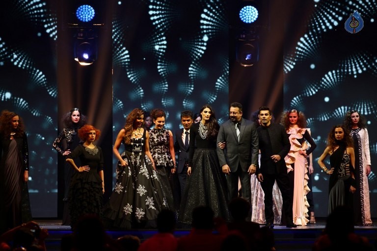 Celebrities at 17th Nexa IIFA Awards - 57 / 81 photos