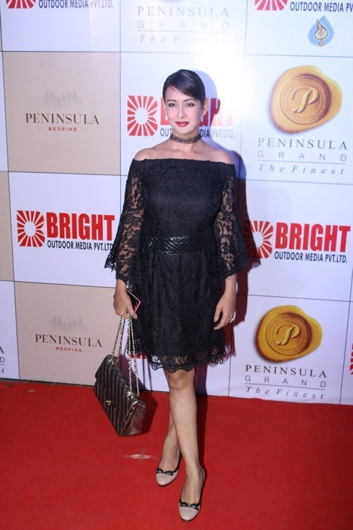 Celebrities at 3rd Bright Award Event - 27 / 50 photos