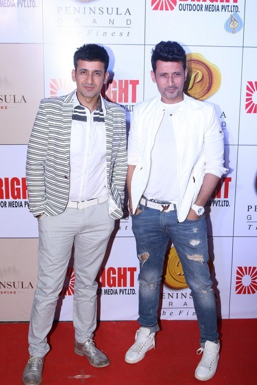 Celebrities at 3rd Bright Award Event - 28 / 50 photos