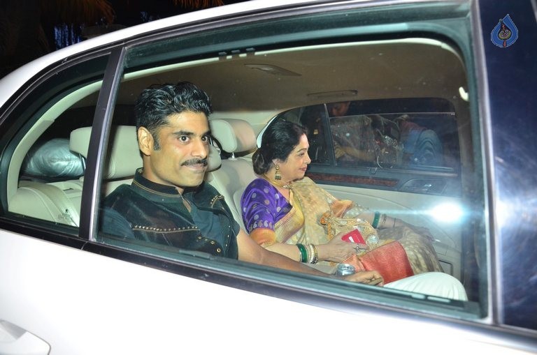 Celebrities at Akshay Kumar Hosted Diwali Party 2015  - 18 / 42 photos