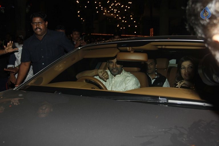 Celebrities at Amitabh Bachchan Hosted Diwali 2015 Party 1 - 12 / 106 photos