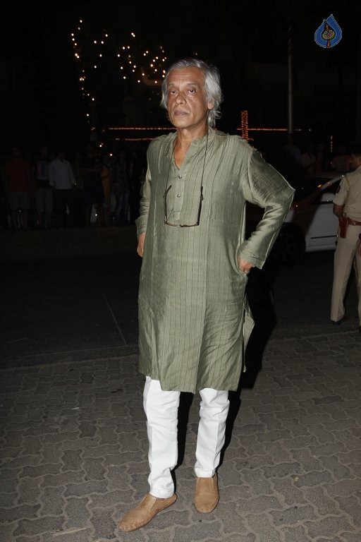 Celebrities at Amitabh Bachchan Hosted Diwali 2015 Party 1 - 63 / 106 photos