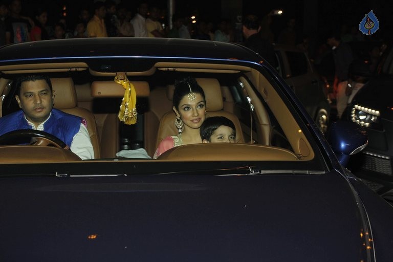Celebrities at Amitabh Bachchan Hosted Diwali 2015 Party 1 - 76 / 106 photos