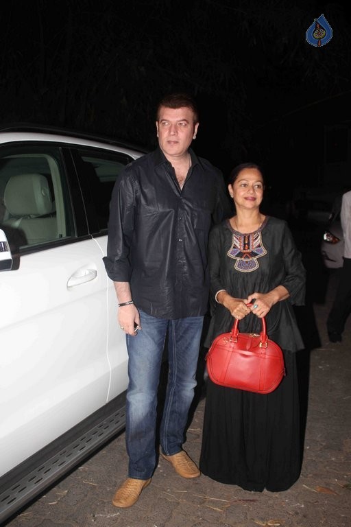 Celebrities at Bajirao Mastani Screening Photos - 10 / 40 photos