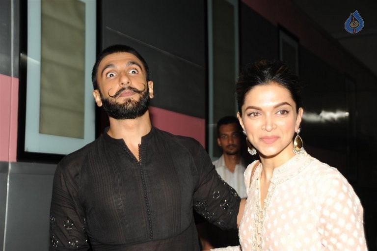 Celebrities at Bajirao Mastani Screening Photos - 14 / 40 photos