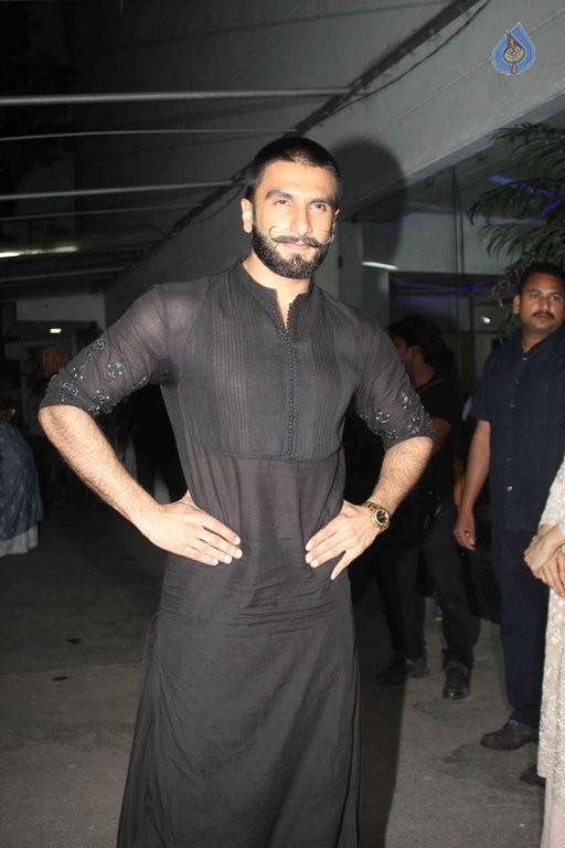 Celebrities at Bajirao Mastani Screening Photos - 15 / 40 photos