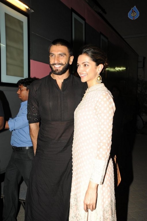 Celebrities at Bajirao Mastani Screening Photos - 25 / 40 photos